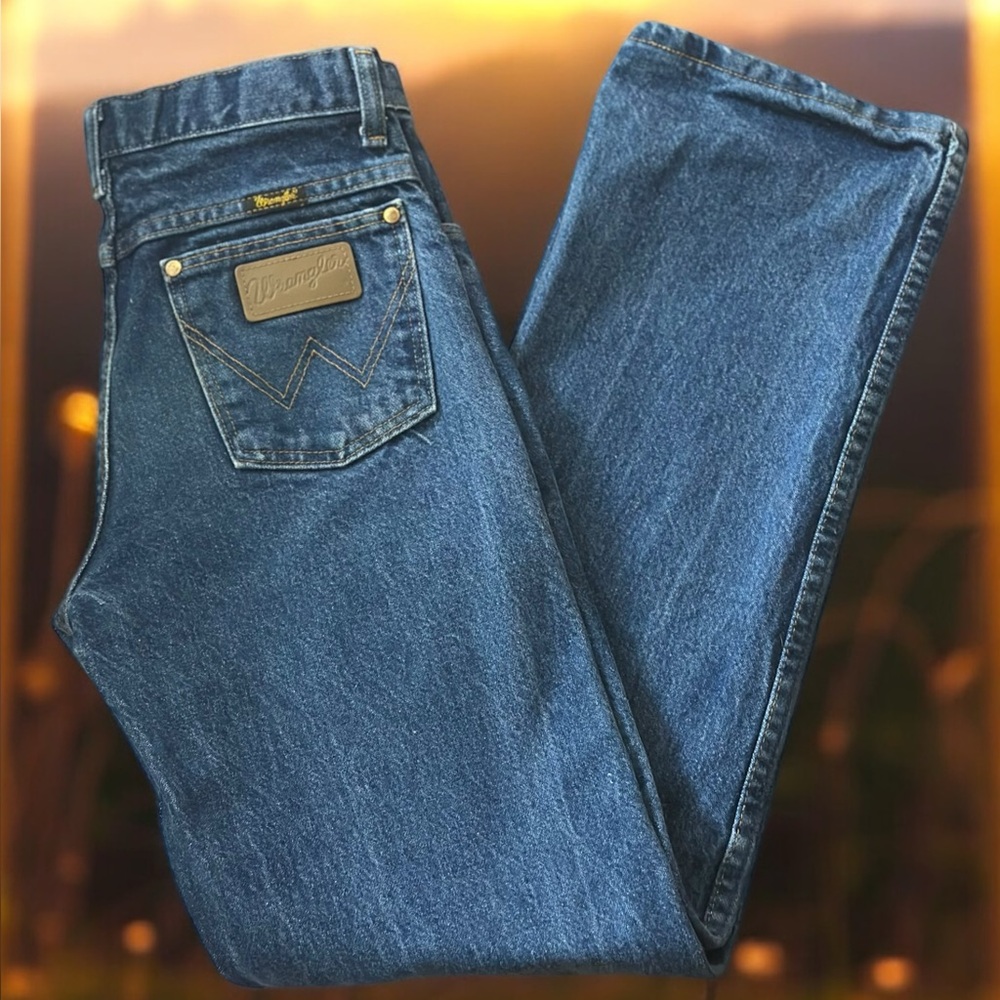Wrangler Classic Mid Rise Blue Jeans | Wedgie Fit | Size: 2/26 | Coastal Cowgirl